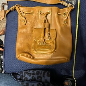 Elegant Tan Leather Shoulder Bag